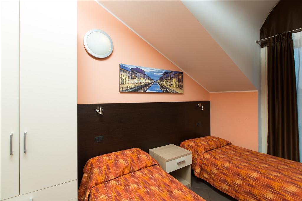 Residenza Villa Regina Монца Екстериор снимка